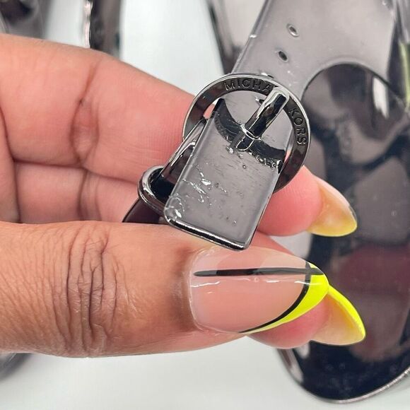 Michael Michael Kors Gunmetal Jelly Thong Sandals Size 6M – Logo Plate Detail - Picture 9 of 17